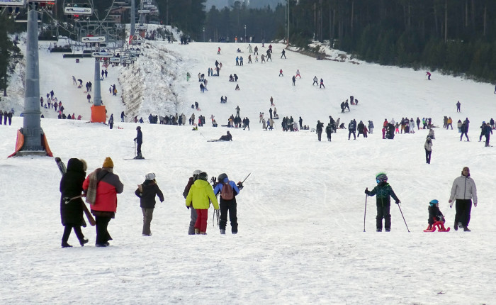 Kristal karıyla ünlü Sarıkamış Kayak Merkezi'nde yoğunluk yaşanıyor