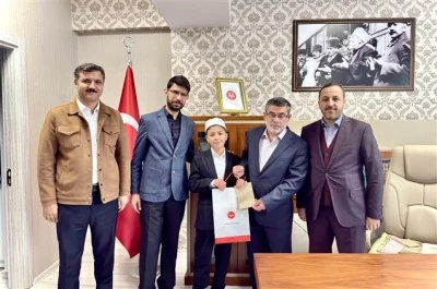 Kur'an kursu öğrencisi Davut Yurdakul, 3 ayda hafız oldu