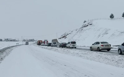 Kurtalan&ndash;Batman Karayolunda Ara&ccedil;lar Mahsur Kaldı