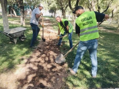 Kurtalan Belediyesi Parklarda Yenileme Çalışmalarını Sürdürüyor