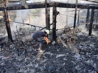 Siirt Kurtalan&rsquo;da ahşap kafede &ccedil;ıkan yangın s&ouml;nd&uuml;r&uuml;ld&uuml;: İş yeri tamamen kullanılamaz hale geldi