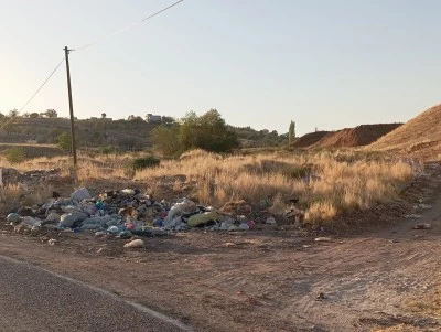 Kurtalan’da gelişigüzel atılan çöpler doğayı kirletiyor