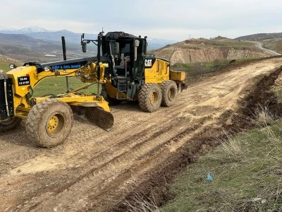 Kurtalan&rsquo;da Heyelan Nedeniyle K&ouml;y Yollarında &Ccedil;alışma