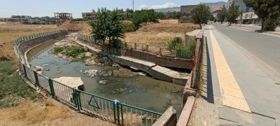 Kurtalan'da S&uuml;mer Deresi'ndeki Koku Mahalleliyi İsyan Ettirdi