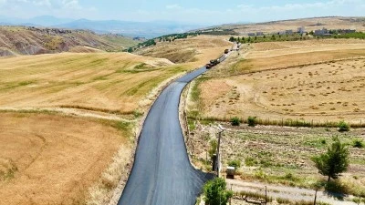 Kurtalan'da K&ouml;y Grup Yolunda Asfalt &Ccedil;alışmaları Başladı