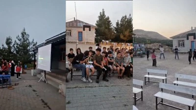 Kurtalan'da K&ouml;y Meydanı A&ccedil;ık Hava Sinemasına D&ouml;n&uuml;şt&uuml;