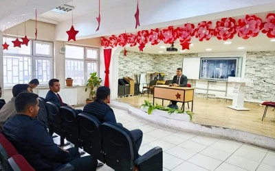 Kurtalan&rsquo;da K&ouml;y Okulu M&uuml;d&uuml;rleri Toplantıda Buluştu