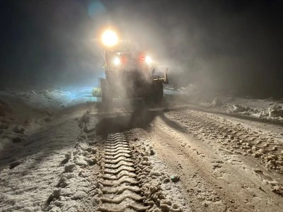 Kurtalan&rsquo;da K&ouml;y Yolu Kar Nedeniyle Ulaşıma Kapandı