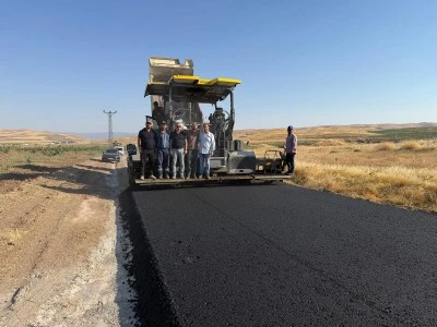 Kurtalan'da K&ouml;y Yolunda 2 Kilometrelik Asfalt &Ccedil;alışmasında Sona Gelindi