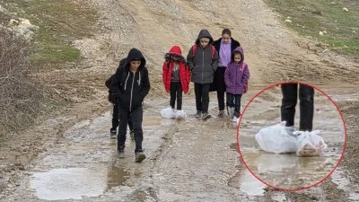 Kurtalan&rsquo;da Okul Yolu Poşetle Aşılıyor!