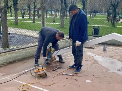 Kurtalan&rsquo;da parklar bahara hazırlanıyor: Spor alanları yenileniyor