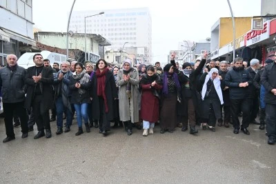 Kurtalan&rsquo;da Rojava İ&ccedil;in Y&uuml;r&uuml;y&uuml;ş ve Basın A&ccedil;ıklaması D&uuml;zenlendi