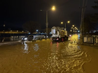 Kurtalan&rsquo;da sağanak su baskınlarına yol a&ccedil;tı