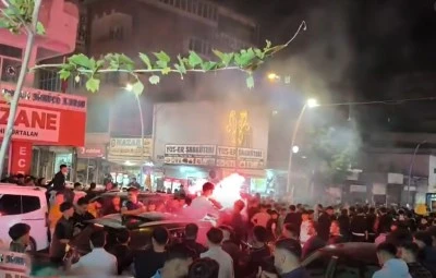 Kurtalan&rsquo;da Şampiyonluk Sevinci! Taraftarlar Ara&ccedil;larla Sokakları Turladı