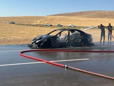 Kurtalan’da Seyir Halindeki Otomobil Yandı!