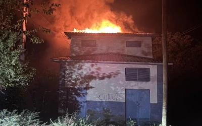 Kurtalan’da trafo yangını: Alevler evlere ulaşmadan söndürülmeye çalışılıyor