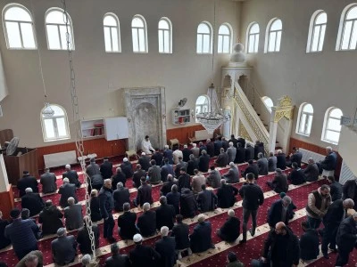 Kurtalan Merkez Camii&rsquo;nde hutbede zekatta gıda kolisi uyarısı