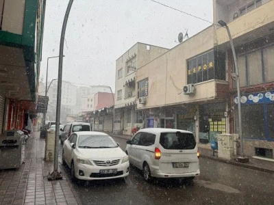 Kurtalan Merkezine Yılın İlk Karı Yağdı