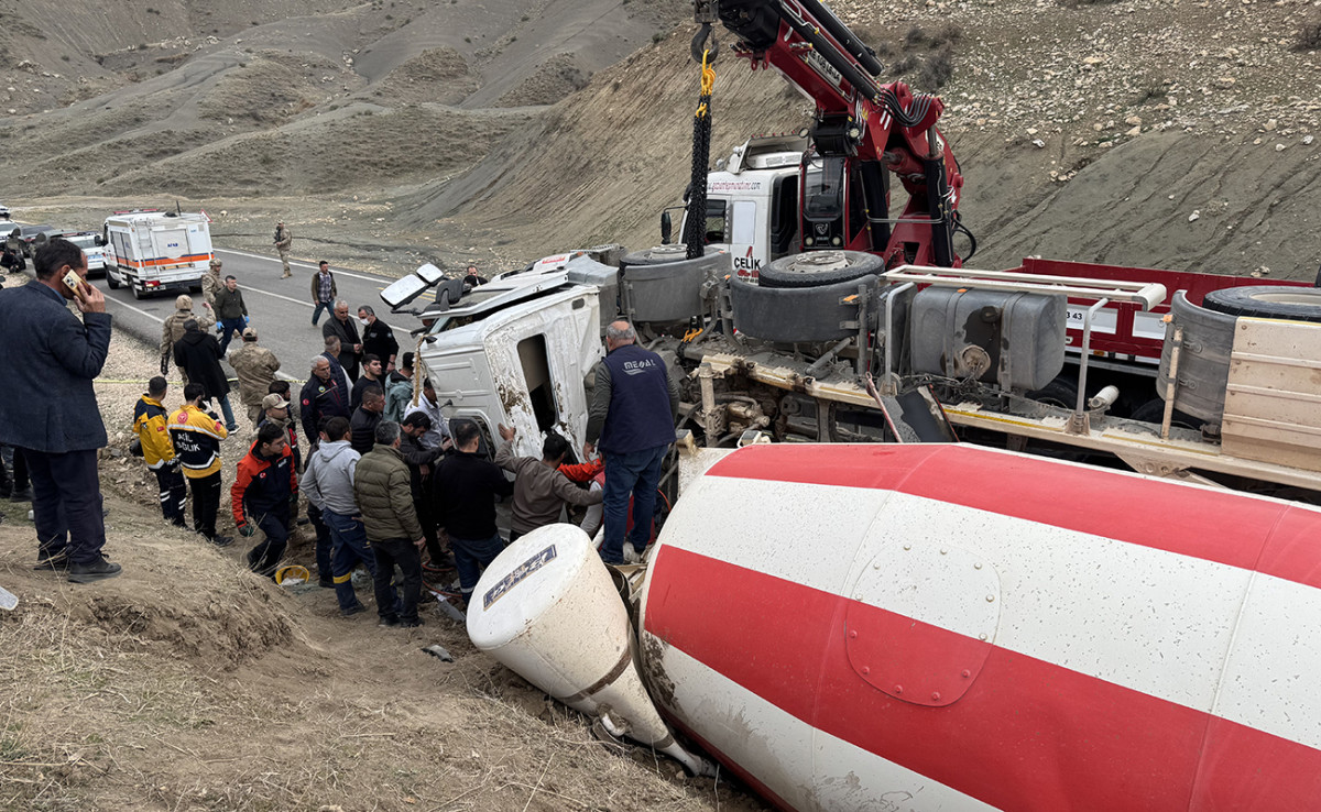 Kurtalan’da beton mikserinin devrildiği kazada sürücü hayatını kaybetti