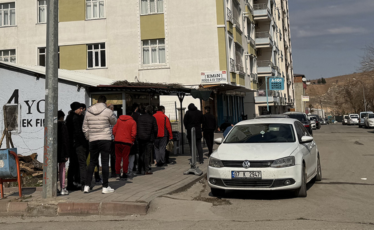 Kurtalan'da Ekmek Sırası Çileye Dönüşüyor!