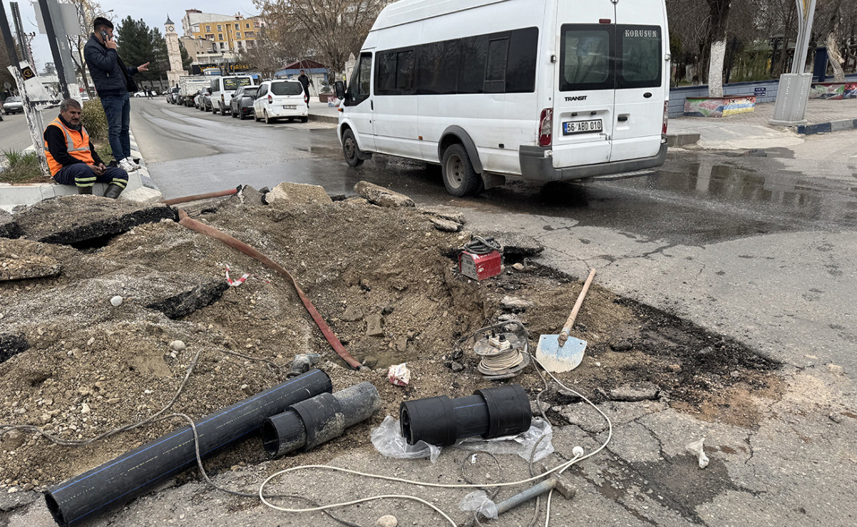 Kurtalan’da İçme Suyu Borusu Patladı!