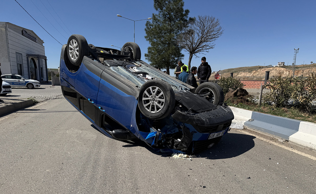 Kurtalan’da Ticari Araç Takla Attı: 1 Yaralı