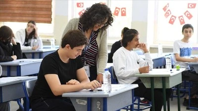 LGS'de Bu Yıl Bir İlk! İzin Vermeyen Velilerin &Ccedil;ocukları Farklı Salonda Sınava Girecek