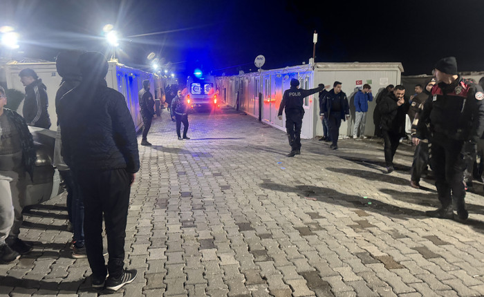 Malatya'da hırsızlık zanlısı kendisini gözaltına almaya çalışan polislere saldırdı