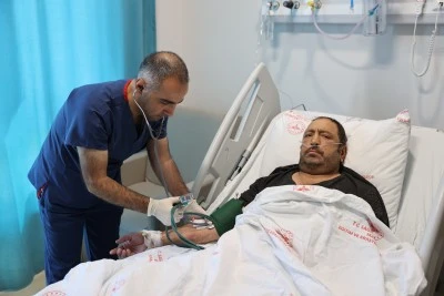 Mardin'de bir hastanın 6 kilogramlık böbreği ameliyatla alındı