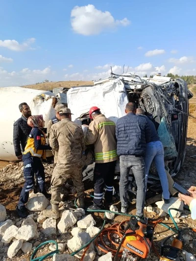 Mardin'de devrilen beton mikserinin sürücüsü yaralandı