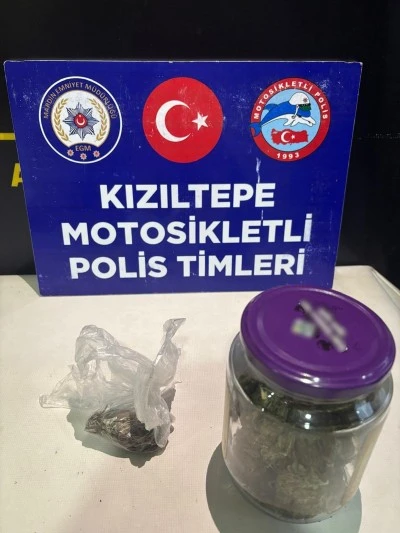 Mardin'de durdurulan ara&ccedil;ta uyuşturucu ele ge&ccedil;irildi