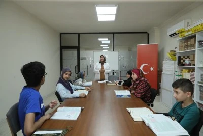 Mardin'de Engelsiz Yaşam Merkezinin yaz kursları sürüyor