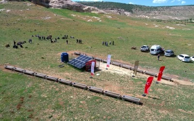 Mardin'de hayvanların otlatıldığı meralar güneş enerjisiyle suya kavuşturuluyor