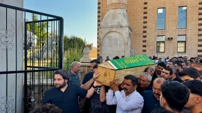 Mardin'de otomobil ile kamyonun &ccedil;arpıştığı kazada 3 kişi &ouml;ld&uuml;, 5 kişi yaralandı