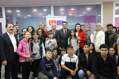 Mardin'de &quot;Dijital Gençlik Merkezi&quot; açıldı