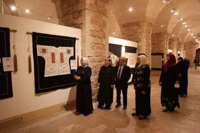 Mardin'de &quot;Dualı Sultan Gömlekleri&quot; sergisi açıldı
