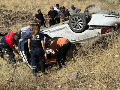 Mardin'de şarampole devrilen otomobilin sürücüsü yaralandı