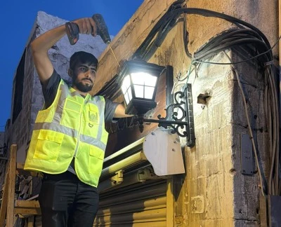 Mardin'de tarihi sokaklarda aydınlatma çalışmaları sürüyor