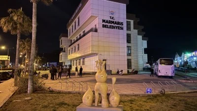Marmaris'te belediyeye r&uuml;şvet soruşturmasında 3 kişi g&ouml;zaltına alındı