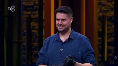 MasterChef Barış &Ouml;zer kimdir, ka&ccedil; yaşında, nereli? Diyetisyen yarışmacı &uuml;&ccedil;leme tabağıyla dikkat &ccedil;ekti