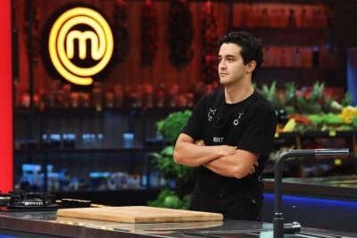 MasterChef’te Mert Çamlıbel Kimdir, Kaç Yaşında Nereli? Bu Hafta Eleme Potasına Gitti