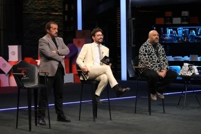 MasterChef T&uuml;rkiye'de son &ouml;nl&uuml;k heyecanı! İlk tur tamamlanıyor, ikinci tura kimler y&uuml;kselecek?