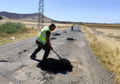 Mazıdağı'nda yol düzenleme ve asfalt çalışması