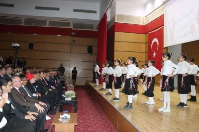 Midyat'ta &quot;Öğretmenler Günü&quot; kutlandı