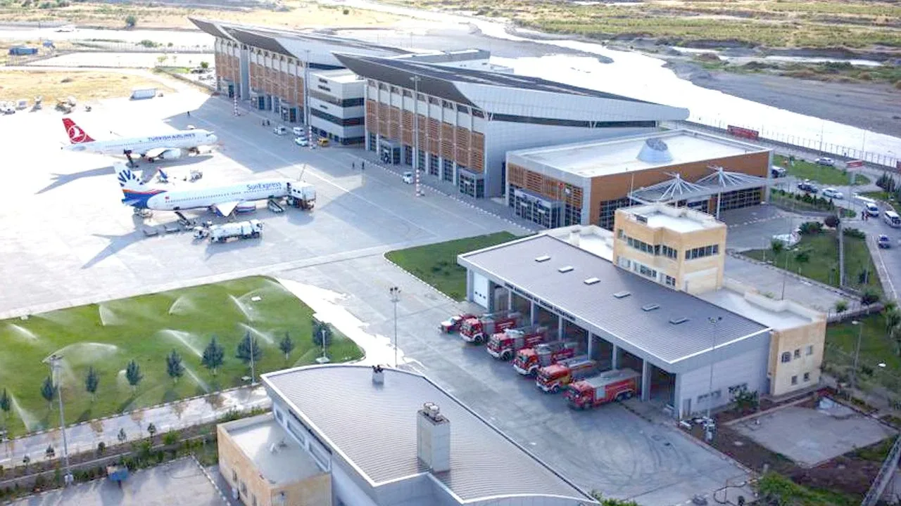 Minib&uuml;s Yasağı Nedeniyle Siirtli Yolcular Batman Havalimanı&rsquo;na Ulaşmakta Zorlanıyor
