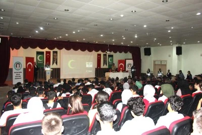 Nusaybin'de Yeşilay tarafından bağımlılıkla mücadele konulu seminer düzenlendi