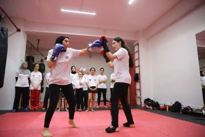 Oğluna böbreğini veren kadın sporcu, kick boksta ikinci oldu 