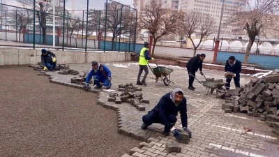 Okul Bah&ccedil;esi Yenilendi