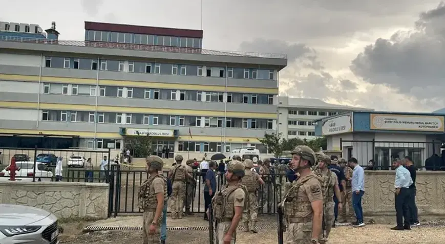 Osmaniye'de okul bah&ccedil;esinde silahla vurulan &ouml;ğretmen hayatını kaybetti