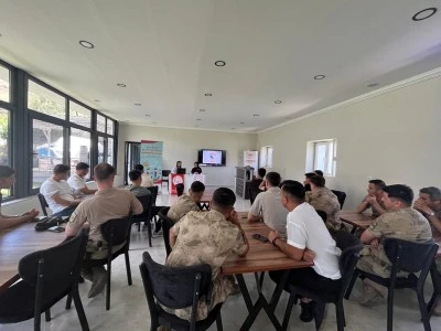 Pervari&rsquo;de Jandarma Personeline Koruyucu Aile Hizmet Modeli Anlatıldı